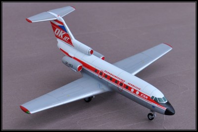 YAK-40 Az Model f.jpg